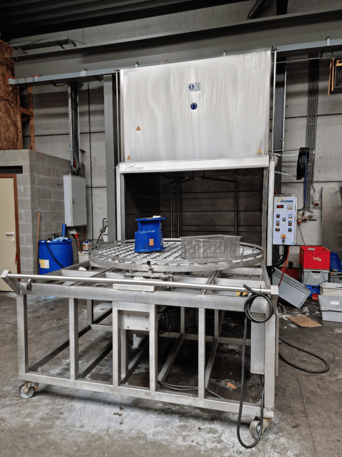 Industriële reinigingsinstallatie tot 1.500 kg voor krachtige ontvetting en dieptereiniging van elektromotoren en machineonderdelen – emr NV België